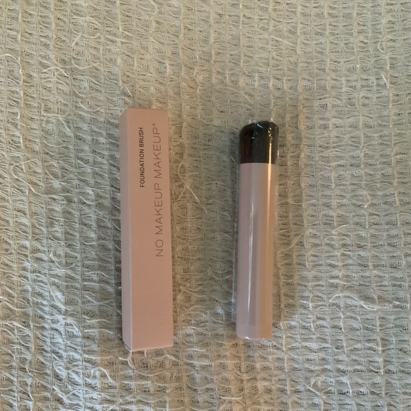 No Makeup Makeup Perfect Foundation Brush Vegan Synthetic Flawless Blend New - Picture 3 of 5